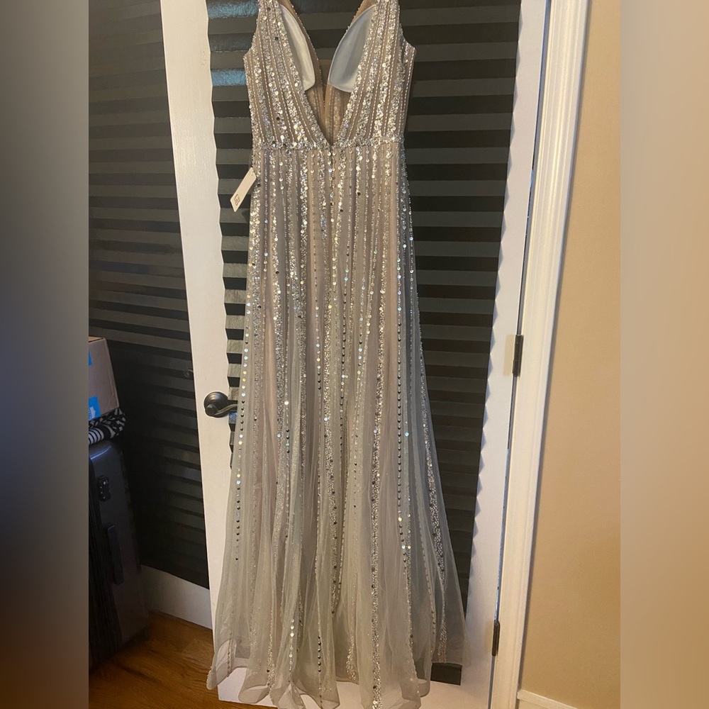 NWT - Gianni Bini formal dress - size 9 junior